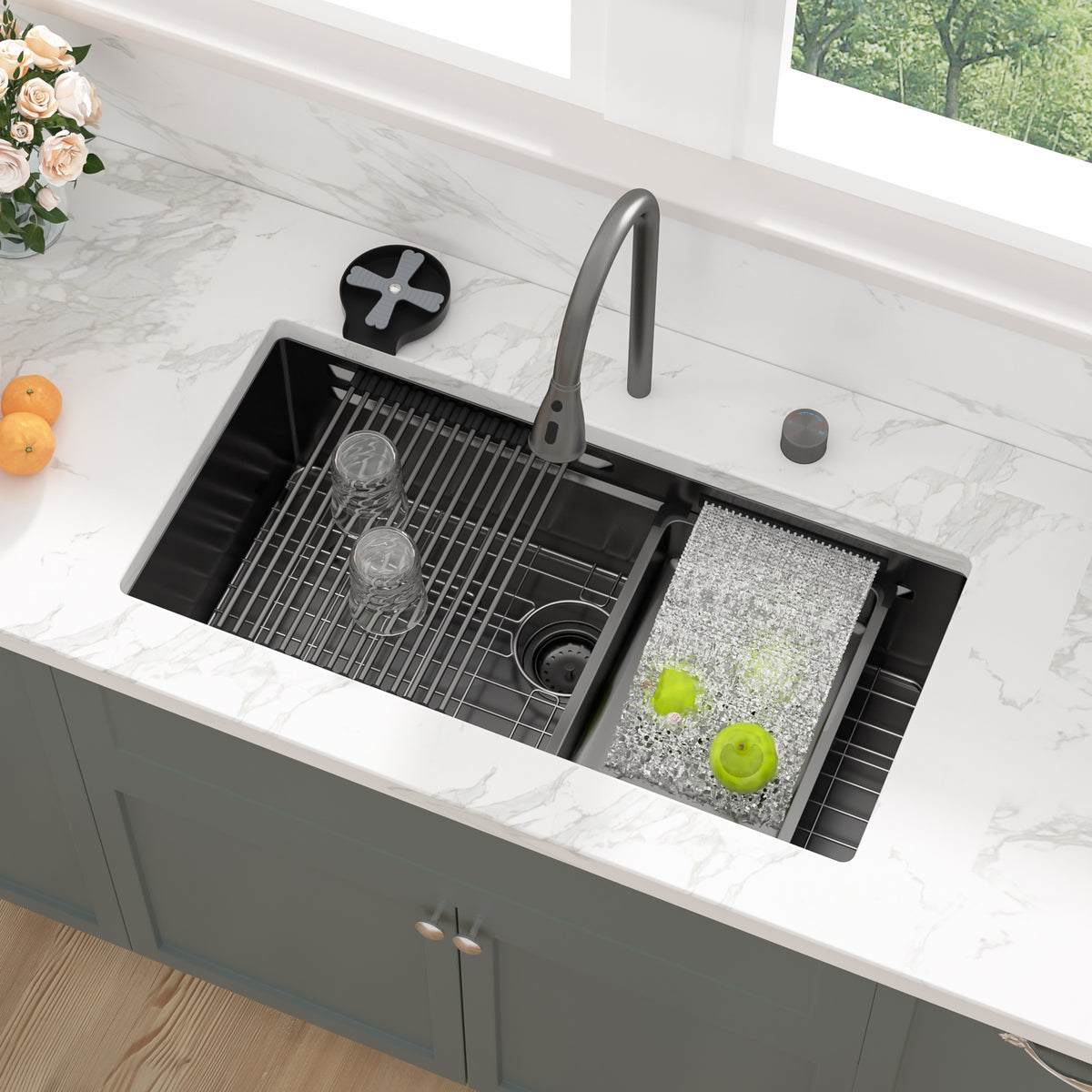 Sarlai 33‘’ Gunmetal Black Waterfall Workstation Sink - 16 Gauge Undermount Single Bowl with Pull-Down Faucet