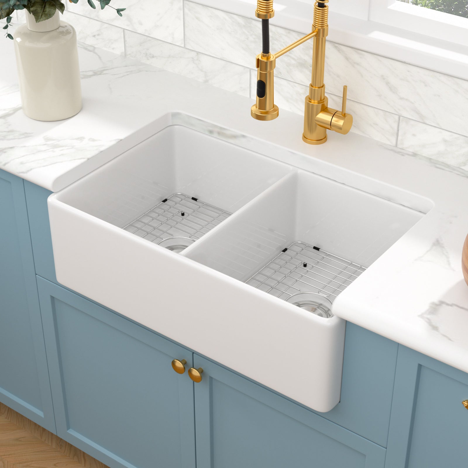 Sarlai 33'' x 20'' White Apron Front Ceramic Double Basin Fireclay Farmhouse Sink